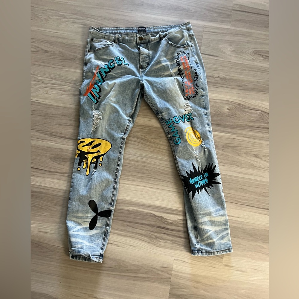 Invincible Jean size 42/32